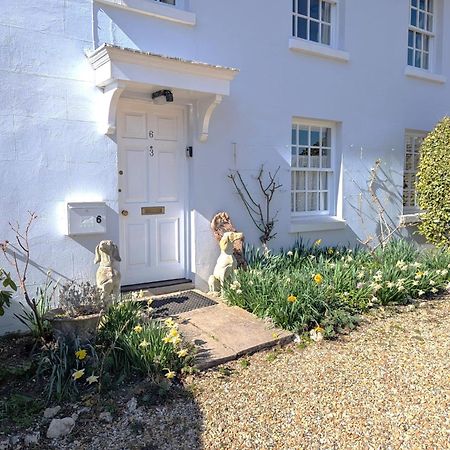 Georgian 2 Bedroom Apartment In Chichester With Free Parking - Chichester Holiday Properties Kültér fotó