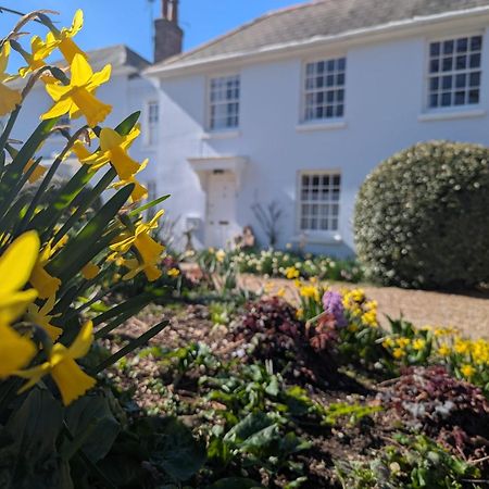 Georgian 2 Bedroom Apartment In Chichester With Free Parking - Chichester Holiday Properties Kültér fotó