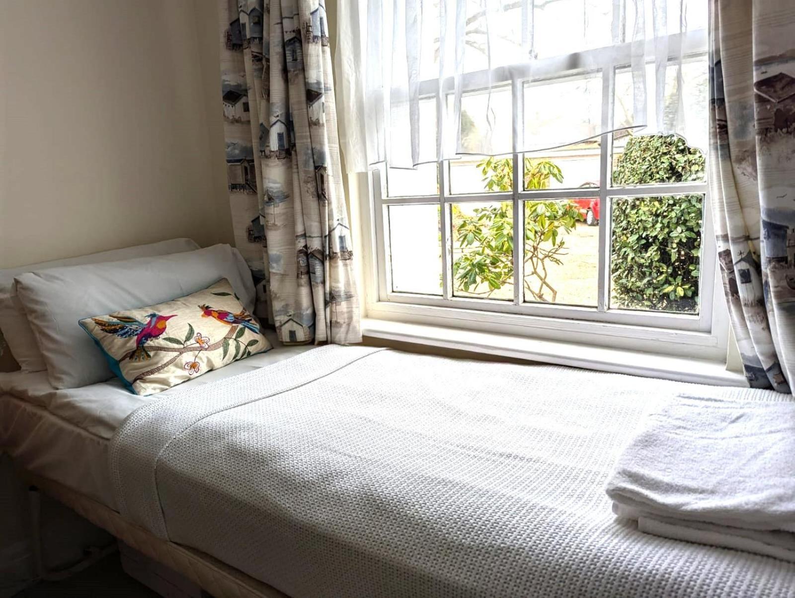 Georgian 2 Bedroom Apartment In Chichester With Free Parking - Chichester Holiday Properties Kültér fotó